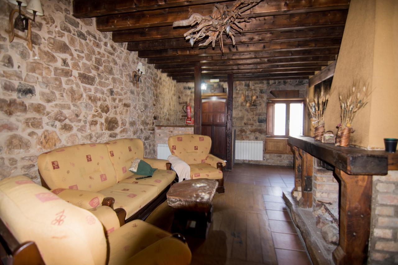 Lois Casa Rural La Catedral De La Montanaゲストハウス エクステリア 写真