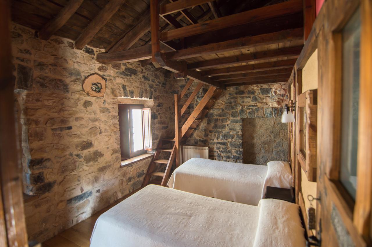 Lois Casa Rural La Catedral De La Montanaゲストハウス エクステリア 写真